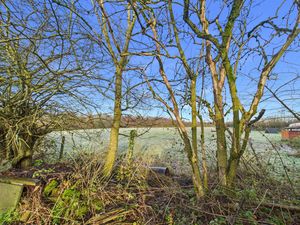 Photo 21- click for photo gallery